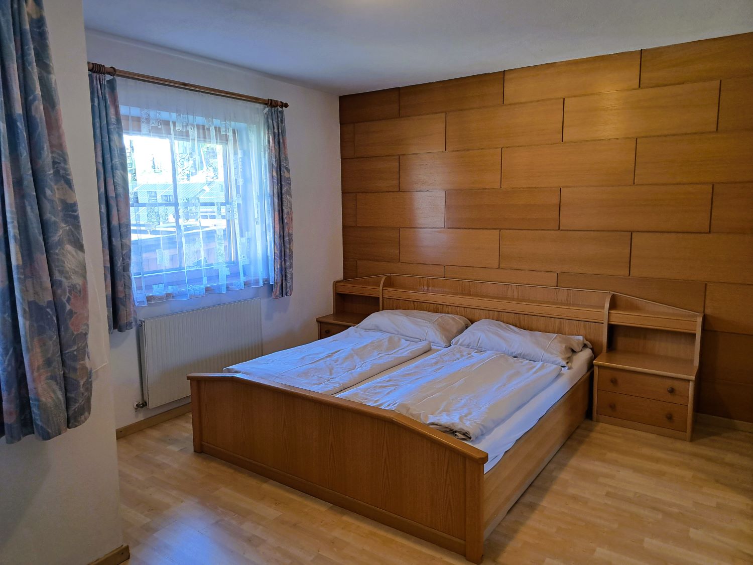 Tweepersoonskamer van vakantieappartement Schatzberg